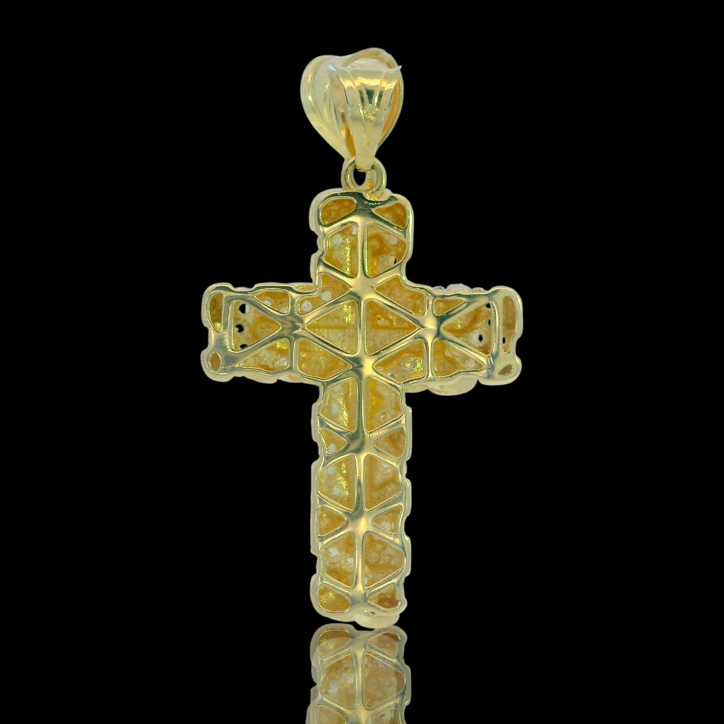 Colgante de cruz de oro amarillo de 14 quilates con acento de circonita cúbica