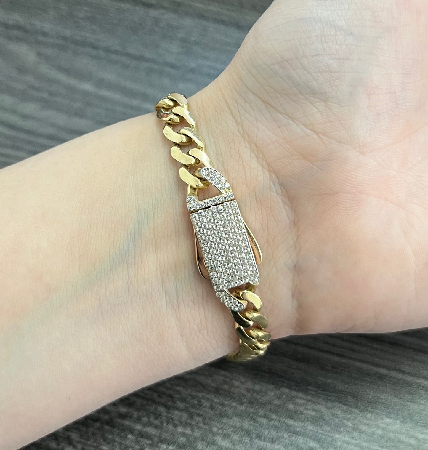 14K Gold 7MM Light Weight Cuban Bracelet - 7.5" Inches