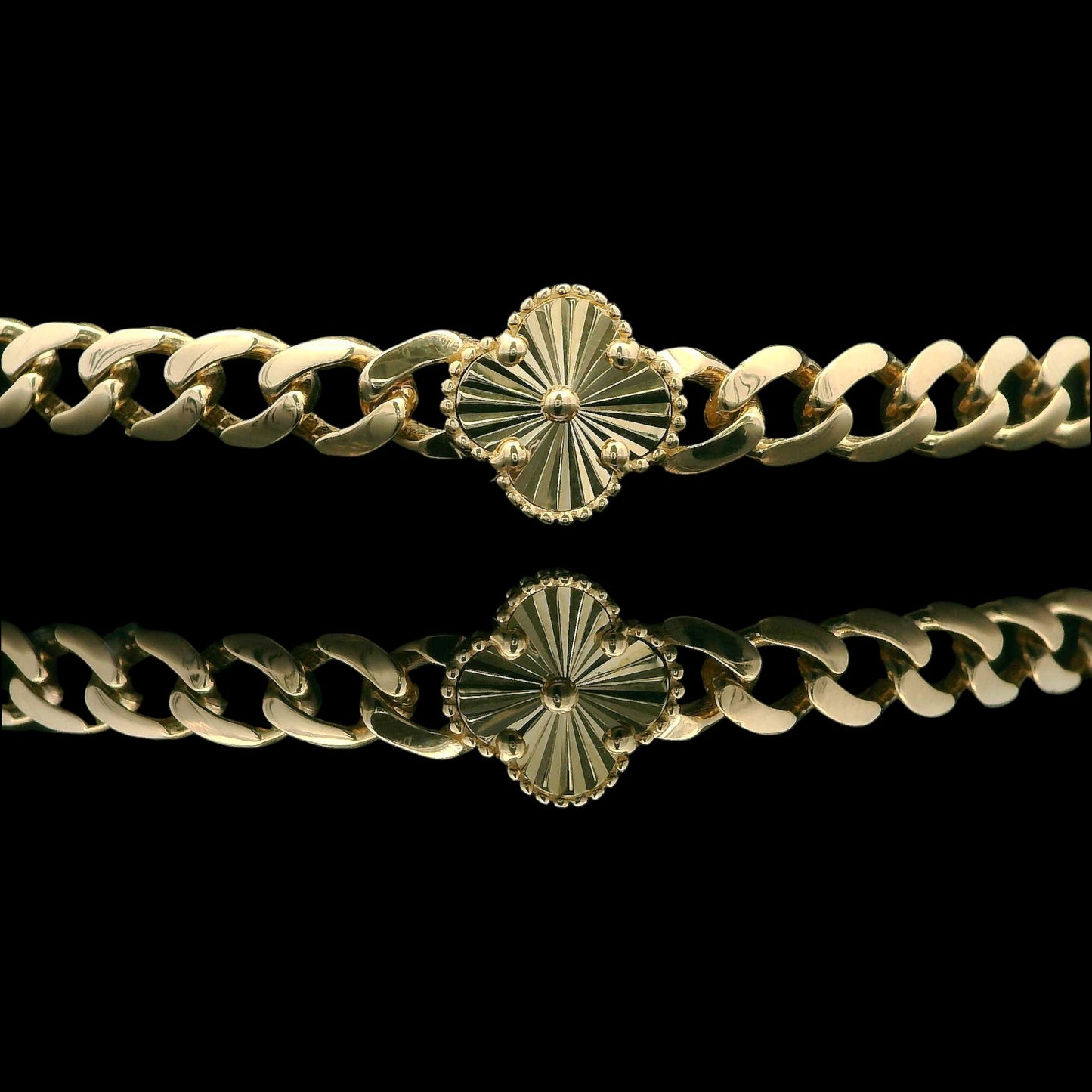 14K Light Cuban Link Bracelet with Diamond-Cut Flowers 7.5in