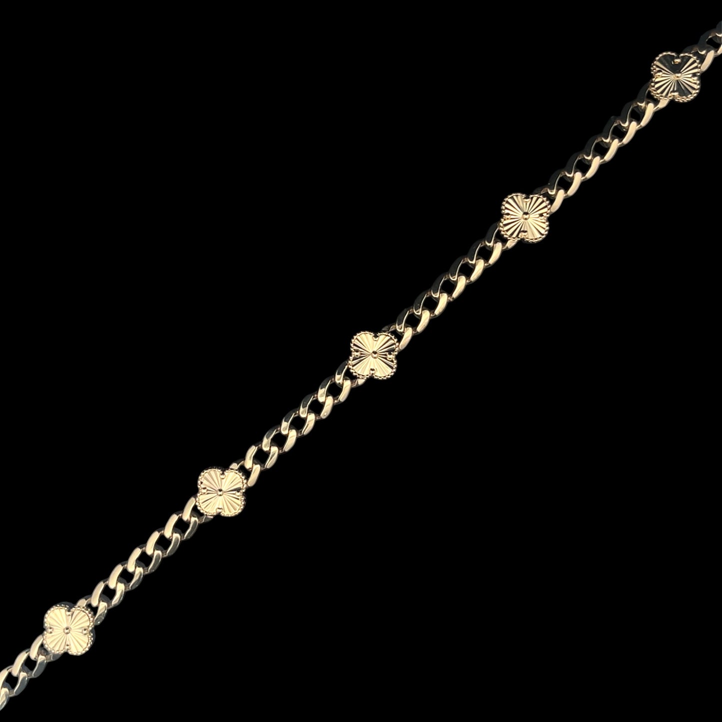 14K Light Cuban Link Bracelet with Diamond-Cut Flowers 7.5in