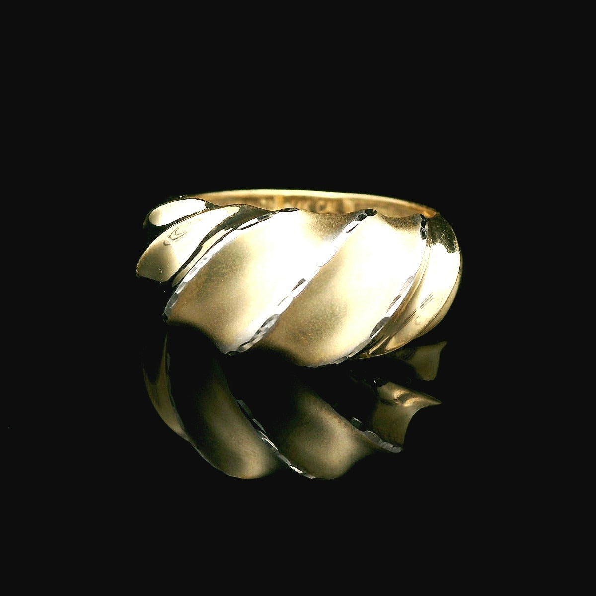 14K Yellow Gold Rope-Style Diamond Cut Ring