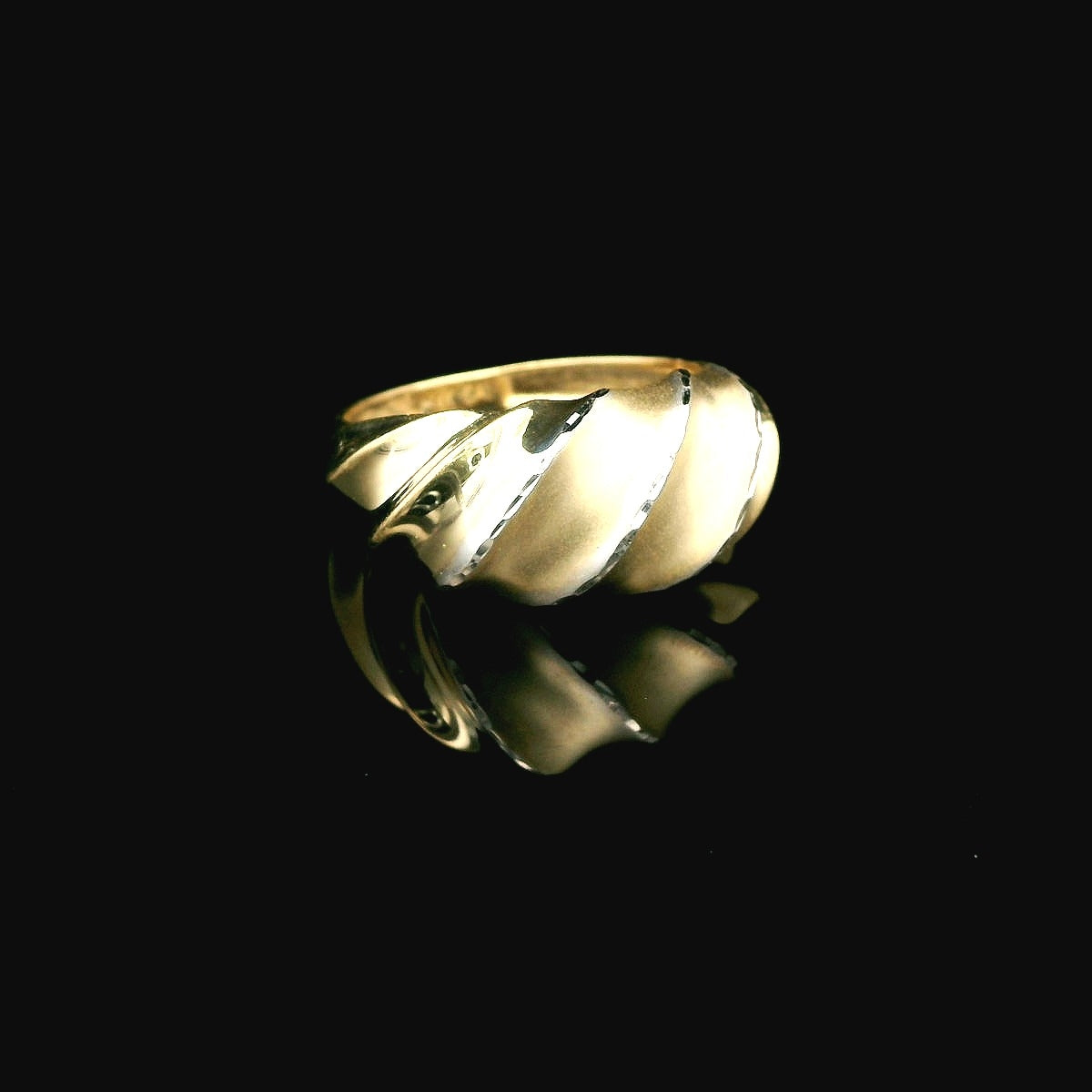 14K Yellow Gold Rope-Style Diamond Cut Ring