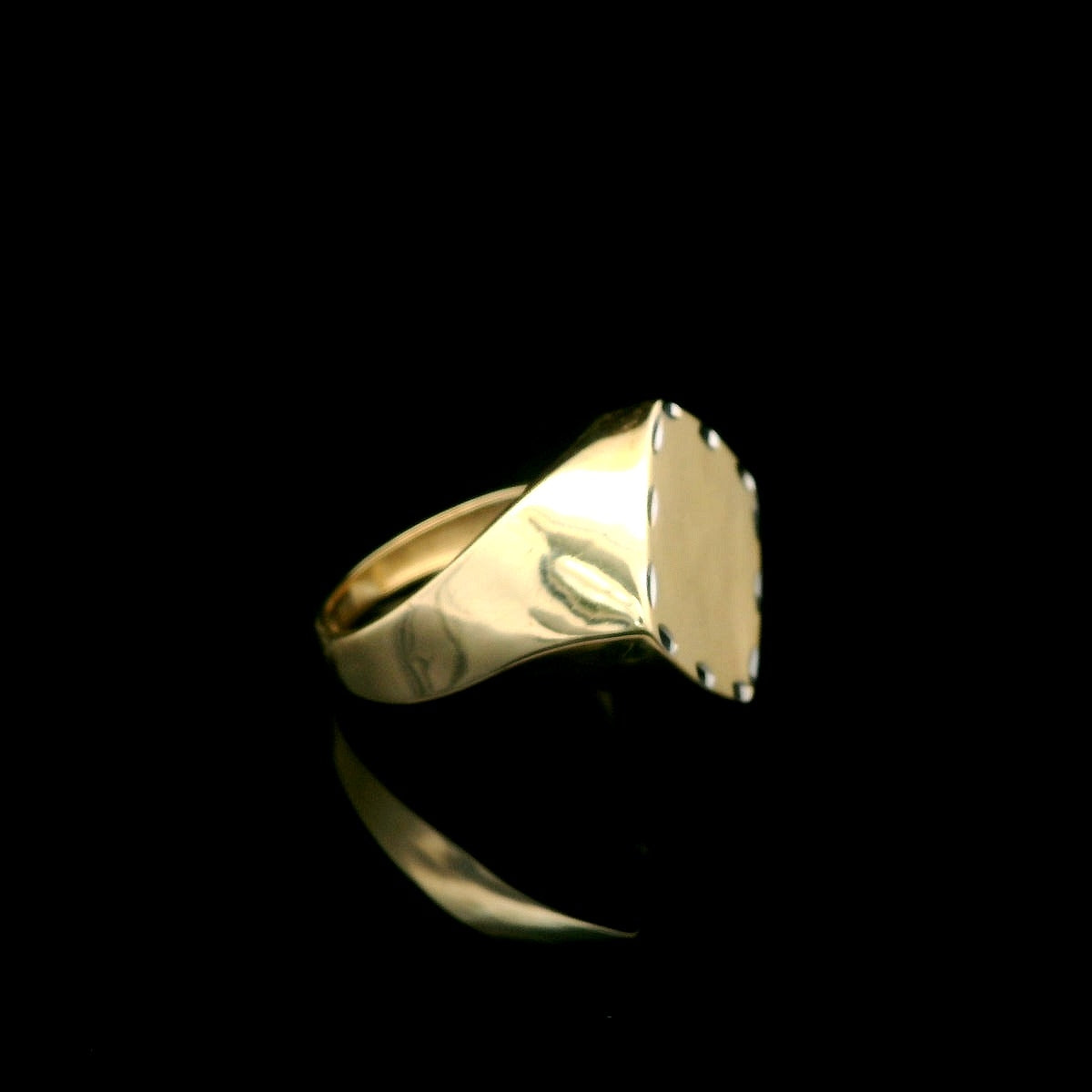 14K Gold Signet Ring with Twisted Band & Diamond-Cut Border